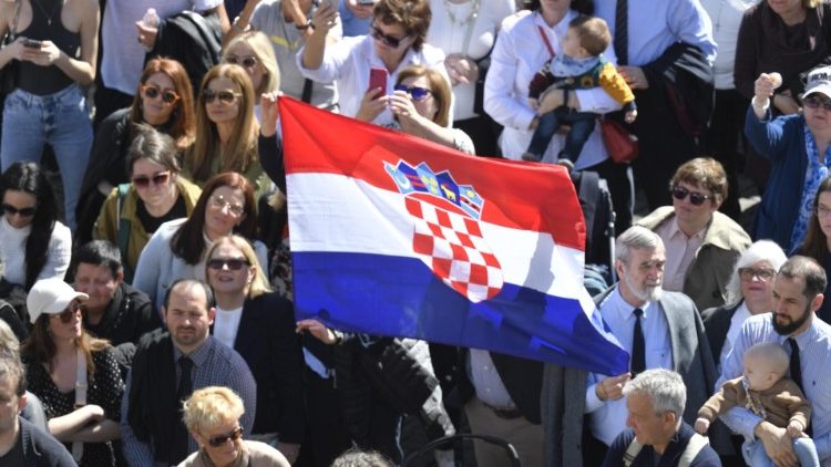 Hrvatski hodočasnici na Trgu svetoga Petra