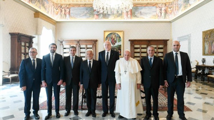 Ливанска делегация във Ватикана водена от премиера Наджиб Микати 