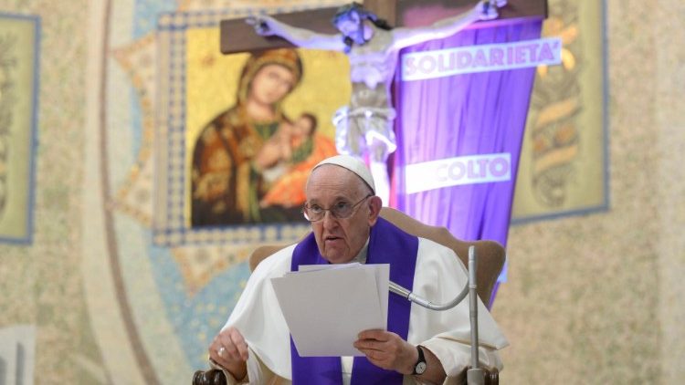 Papa Francesco durante l'omelia della celebrazione penitenziale 