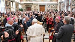 Папа Франциск на встрече с делегатами Конгрегации Святого Иосифа (Ватикан, 17 марта 2023 г.)