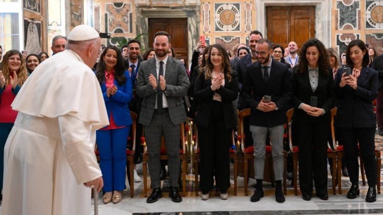 El Papa con los jóvenes del Proyecto Policoro de la Conferencia Episcopal Italiana