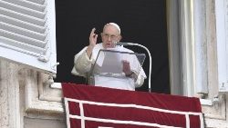 Папа Франциск по време на богородичната молитва Ангел Господен, 19.03.2023