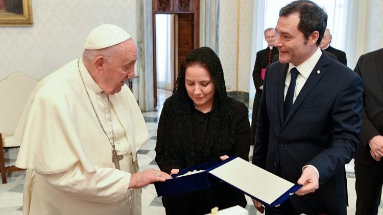 Papež František a sanmarínští kapitáni-regenti, Maria Luisa Berti a Manuel Ciavatta