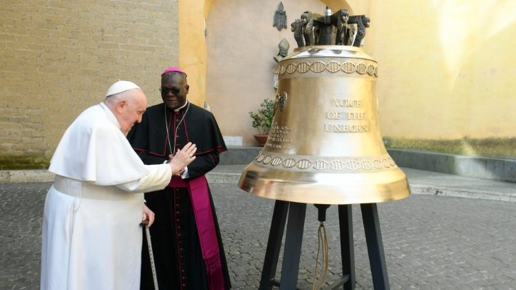 Påven välsignade "de ofödda barnens klocka" den 22 mars 2022, som den italiensk-schweiziska stiftelsen “Ja till livet” har skänkt till katedralen tillägnad Jesusbarnet i Lusaka, Zambia. Påven: “Dess klang bär budskapet att varje liv är heligt och okränkbart”