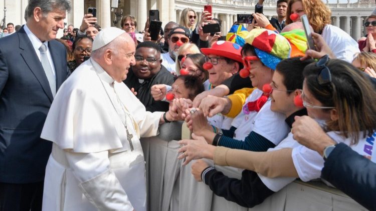Papa Francisco saúda membros do "Francesclaun"