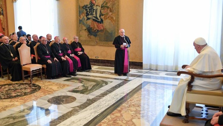 Monsignor Mariano Crociata, nuovo presidente della Comece, rivolge il suo saluto al Papa