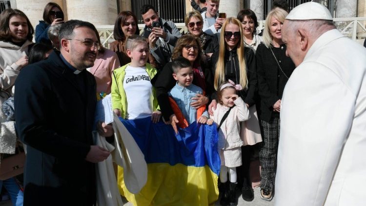 Papież: nadal wspierajcie cierpiących braci i siostry z Ukrainy