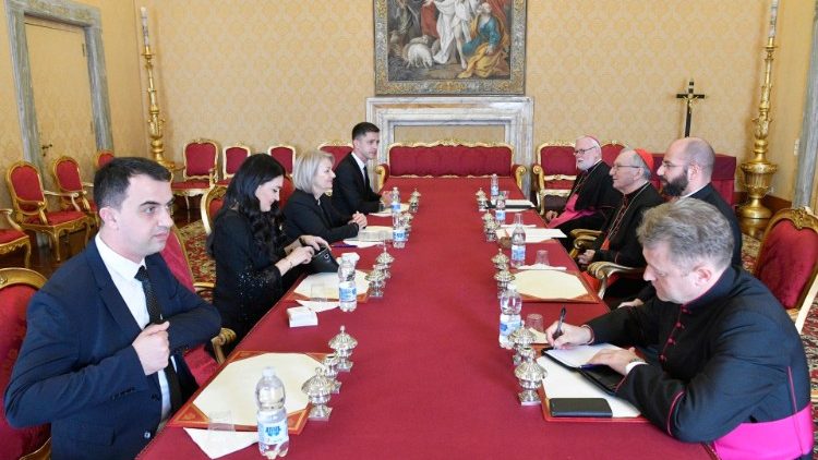 Разговори във ватиканския държавен секретариат