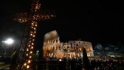 La Via Crucis al Colosseo