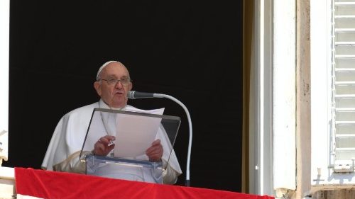 Папа вітає християн сходу з Пасхою, бажаючи миру всім, хто страждає від війни