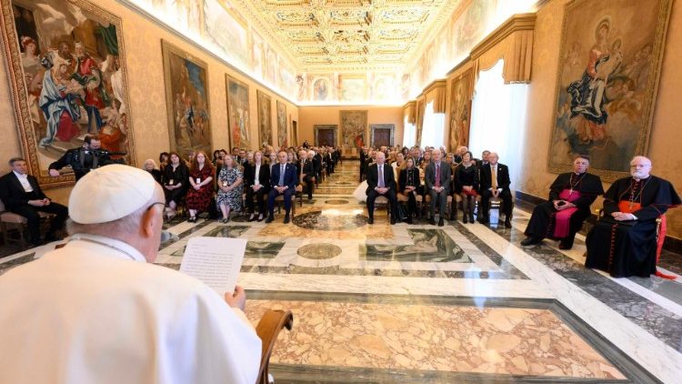 El Papa dirige su discurso a los miembros de la Papal Fundation