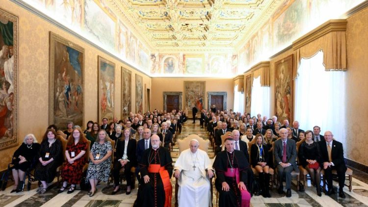 El Papa y los miembros de la Papal Foundation
