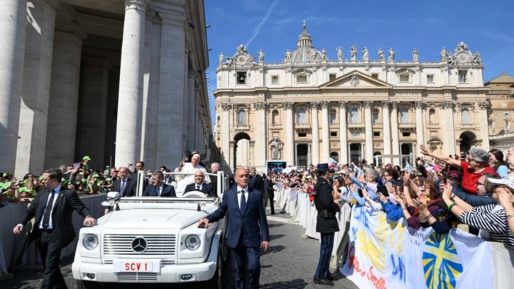 Papa Franjo pozdravlja sudionike hodočašća u čast bl. Armide Barelli