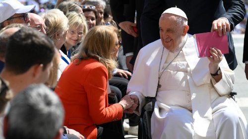 Papst: Frauen in der Kirche fördern und nicht beiseite schieben