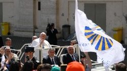 O Papa com os participantes da peregrinação em ação de graças pela beatificação de Armida Barelli