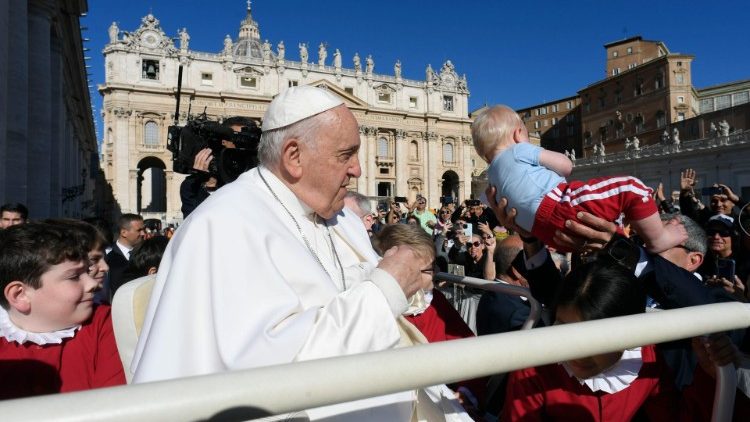 O Papa: O Evangelho não é uma ideologia. É um anúncio que toca e