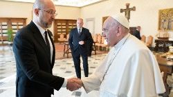 Denys Shmyhal und Papst Franziskus