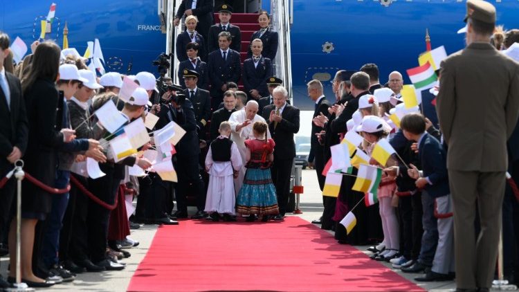 Pope Francis lands in Budapest