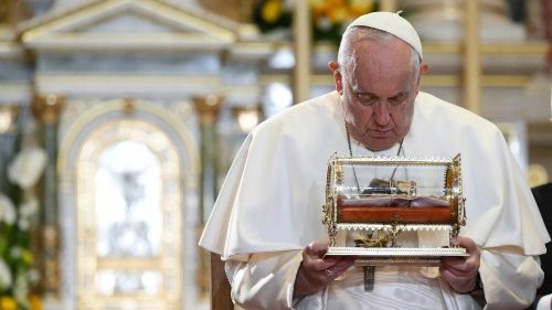 Em 1 minuto, o primeiro dia do Papa na Hungria