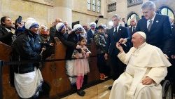 Papst Franziskus an diesem Samstag in der St. Elisabeth-Kirche in Budapest