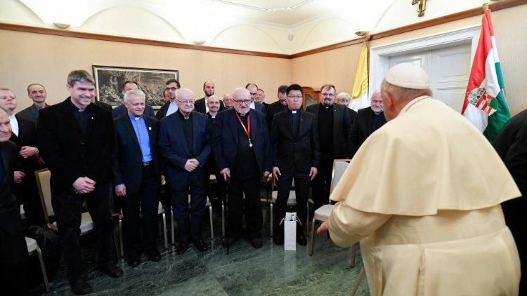 L'incontro del Papa con i membri della Compagnia di Gesù a Budapest