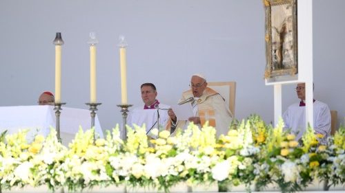 Messe du Pape à Budapest: ouvrons les portes dans la lumière de l’Évangile