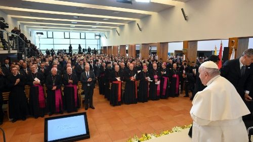 Papst an Budapester Uni: „Jünger des Wissens” hinterfragen Wissen