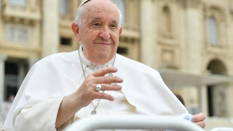 Após a indisposição desta sexta (26), o Papa cumpriu agenda e recebeu inclusive a comunidade brasileira