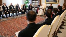 البابا يستقبل المشاركين في المؤتمّر السّادس بين دائرة الحوار بين الأديان والمعهد الملكي للدّراسات الدّينيّة
