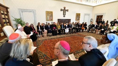 Papst spornt Kinderschutzkommission zu weiteren Anstrengungen an