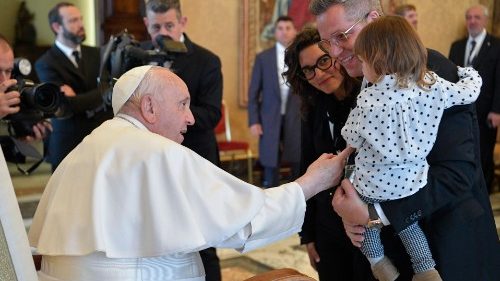Papst: „Wenn wir Argentinier nicht füreinander beten, sind wir am Ende“