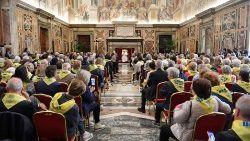  البابا فرنسيس يستقبل الحجاج القادمين من أبرشية آستي الإيطالية