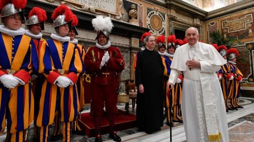 Sveti oče: Papeška švicarska garda je velika družina, je živa in bratska skupnost