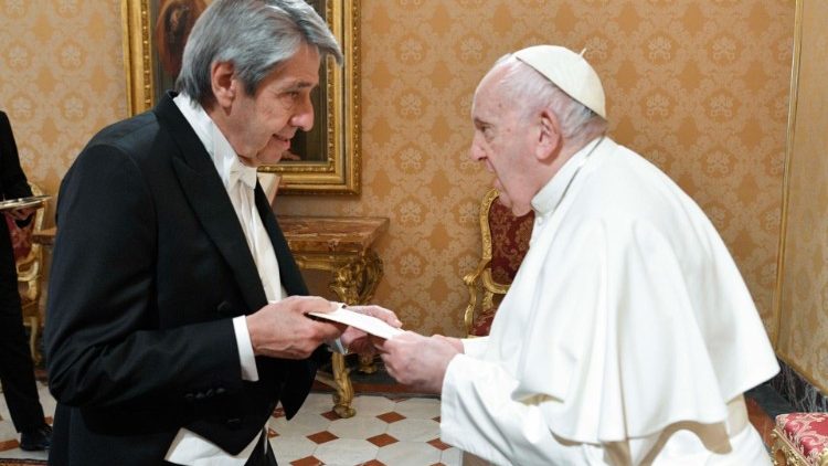 Popiežius priėmė naująjį Kolumbijos ambasadorių
