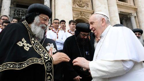 El Papa saluda a Tawadros II en el “Día de la Amistad Copto-Católica”
