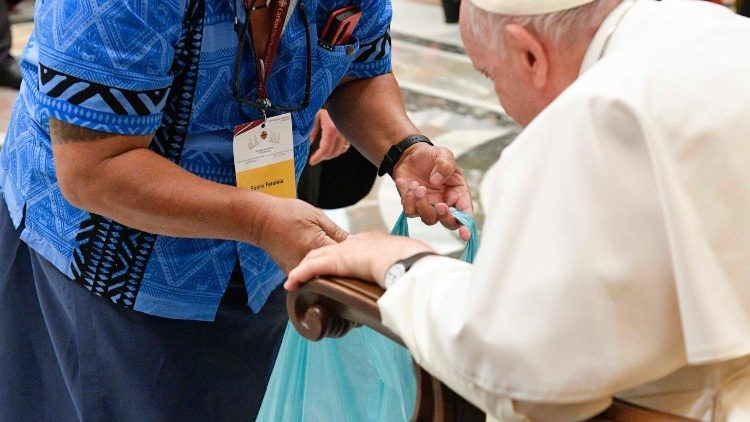 El Papa Francisco les agradeció la labor que desarrollan y los animó a seguir adelante. (Vatican Media)
