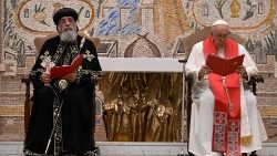 2023.05.11 Mkutano wa Papa Tawadros II, Patriaki wa kikopti kiortodhox wa  Alessandria na Papa Francisko na kuhitimisha kwa sala ya pamoja.