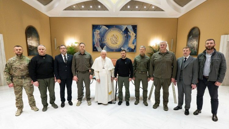 Papa com a delegação do presidente Zelensky