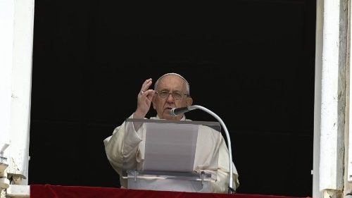 El Papa: Seamos dóciles a la voz del Paráclito y sensibles a su presencia