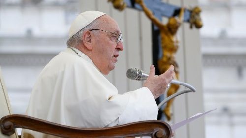 Папа: благовестие всегда сопровождается милосердием