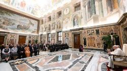 Le Pape François a reçu en audience les participants au chapitre général de la Compagnie de Marie, le 20 mai 2023, au Palais apostolique. 