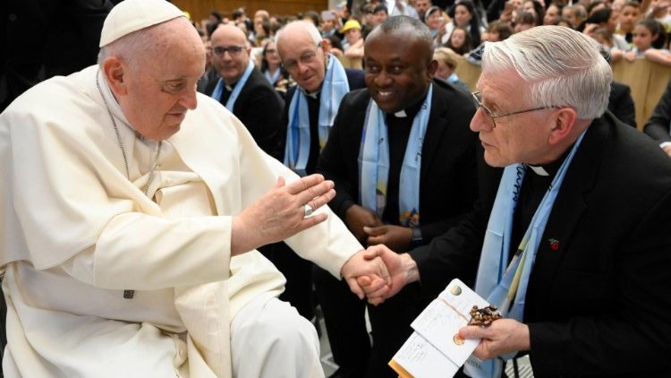 教宗接见圣召会大家庭成员