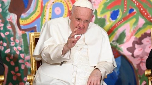 Papež František se v portugalském Cascais setká s nadací Scholas Occurrentes