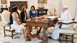 Una conversación amena, tranquila y de mucha confianza entre las mujeres de la Amazonía y el Santo Padre.