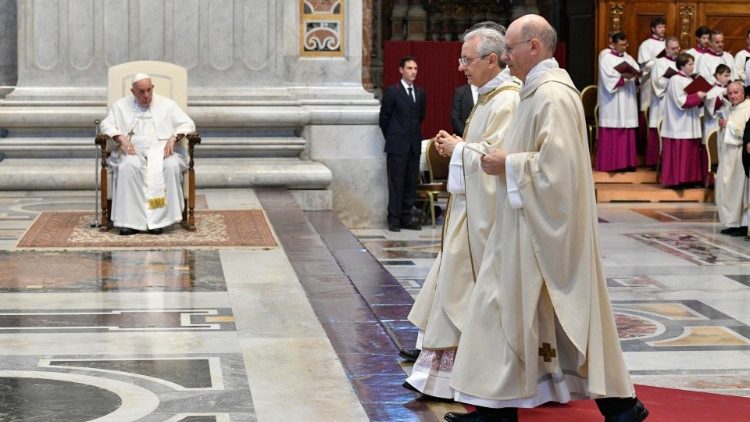 L'inizio della celebrazione alla presenza di Papa Francesco 