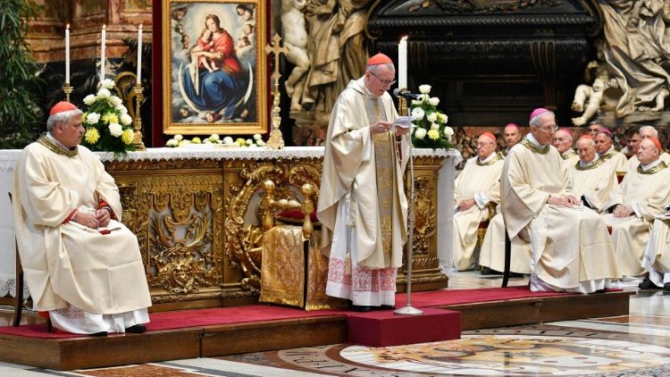 Il cardinale segretario di Stato Pietro Parolin celebra la Messa per l'ordinazione episcopale di monsignor Diego Giovanni Ravelli