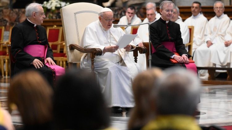 Папа падчас сустрэчы з пілігрымамі з паўночнай Італіі