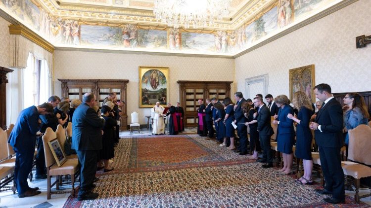 Članovi Organizacijskog odbora Nacionalnog euharistijskog kongresa SAD-a na audijenciji u Vatikanu