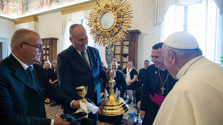 Pope Francis meets organizers of US Eucharistic Congress