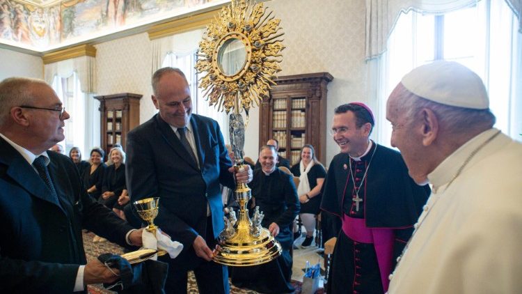 Papa Franjo susreo se s članovima Organizacijskog odbora Nacionalnog euharistijskog kongresa SAD-a